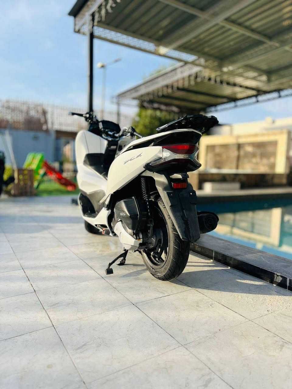 سلام عليكم دراجه بي سي اكس جيل 3كشر نضيف رقم ***********مكاني بغداد حي العامل
