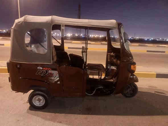 سلام عليكم تكتك بياجو موديل 24 رقم وسنويه راعيها يريد مداور محرك مكفول  بدي بيه ضربه ومصلحه بس ما مصبوغا والباقي مكفول كهربائيات كلها شغاله عالي ناصي اشاير شغاله تكتك حلوه ونضيفه ما متعوبه سعر 4 و300 وبيها مجال مكاني بصرة كرمت علي ابو صخير شارع حجي خلف رقمي ***********
