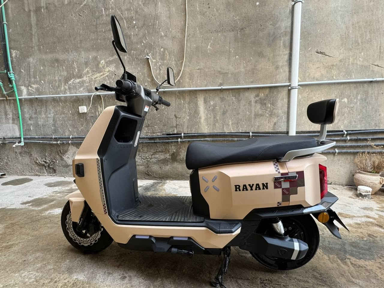 السلام عليكم دراجه شحن للبيع اخت الجديدة.         الرقم ***********
