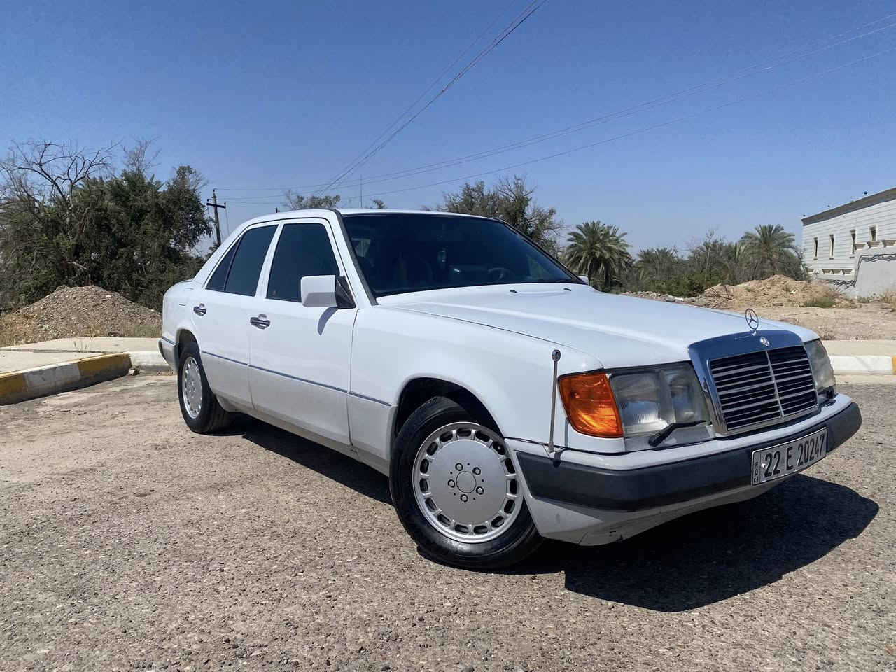 للبيع أو المراوس حسب القناعة
Mercedes-Benz W124 300
موديل 87 محدث 92
السعر 60 وبيها مجال بسيط
* محرك بطّة 2500 جديد
* كير جديد
* صبغ قطع
* تبريد ثلج ❄️
* سنوية للـ 28
* تخم تايرات
* حدادية جديدة
* قواعد دبلات، وحدة بيها تعمير
* شاشة مع كاميرا
السيارة نظيفة ومرتبة
 مكان سامراء
للاستفسار والاتصال ***********
