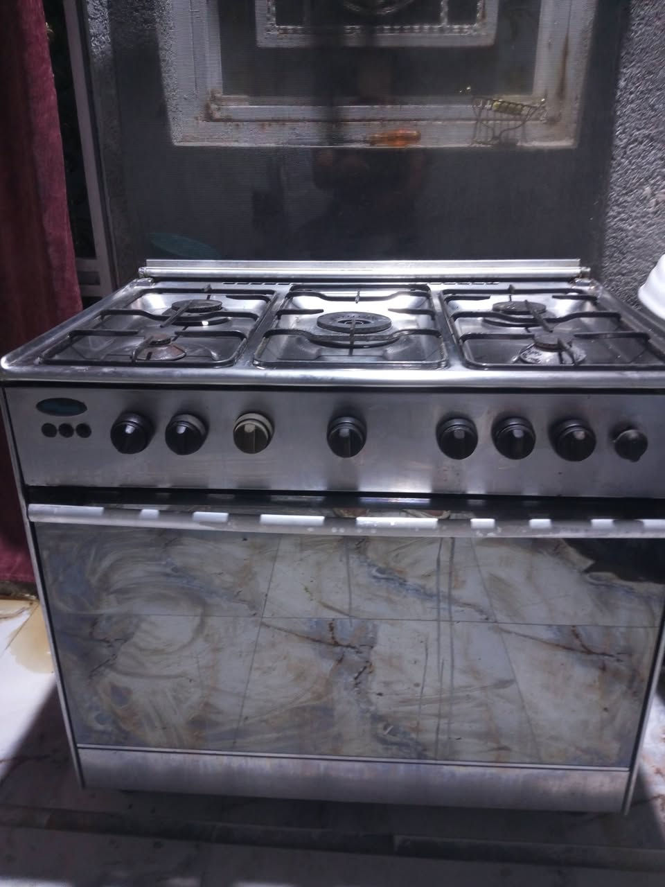 اغراض للبيع بسعر مناسب نظيفات جدا الطباخ ايطالي شغال فرن وعيون شرط ماطورات وياهن كل واحد بوستر فصلة يعني من ينترس التانكي يطفة الماطور واذا ماكو ماي هم يطفة جهاز بخاخ مزيل للدهون كهربائي صحن جديد مامستخدم وقلاية المكان حي التضحية شارع العلوة واتساب خاص مفتوح ***********
