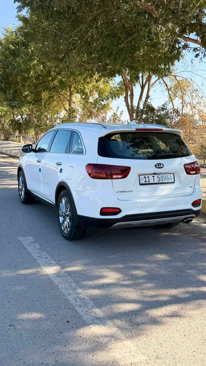 السلام عليكم
سورنتو 2020  خليجي 6 سليندر  ، 7 راكب خليجي مكفوله كفاله عامه
فول مواصفات عدى الفتحه
نظام ترحيب 
بصمه ابواب وتشغيل 
لايتات زينون 
 كشنين كهرباء  
كامرا خلفيه 
دبل حساس امامي خلفي
 فول تحكمات ستيرن 
بردات خلفيه 
٣ انظمه قيادهة
سايد بريك قدم 
صندوك كهرباء 
تبريد ٣ قطع 
وبقيه المواصفات معروفه
سيارة جديدة جاهزة من كل شي صدر جديد دسكات جديد نوزلات بلكات فيتم كله شركة جديد دهن وفلاتر كله جديد الزجاج عازل حراري سيارة جديدة شركة ماتصرف عليه دينار  ورقم الانكليزي الجديد وهزة جديدة ماشية 90الف كيلو السع 250 فيها مجال 
رقم الهاتف***********
