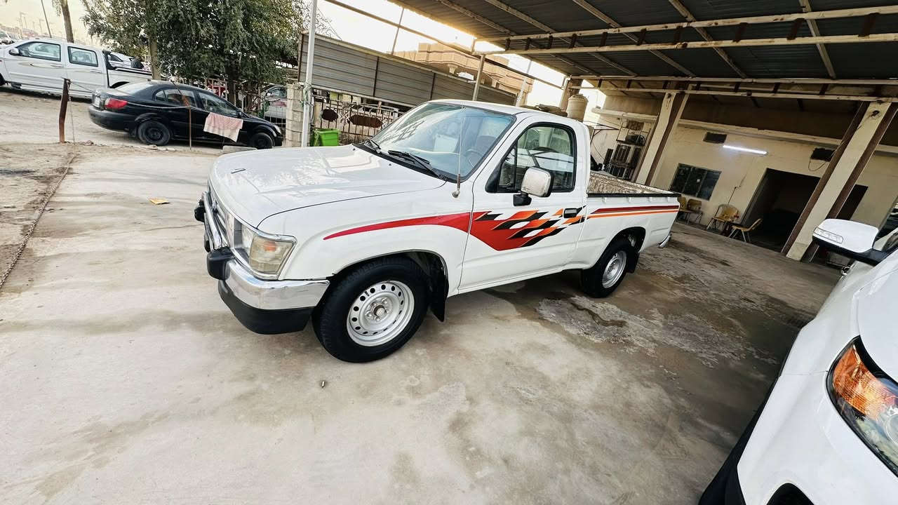 سلام عليكم بيكم تويوتا موديل 98محرك كير اكسن شاصي كله شرط رقم الماني  مكفوله من الصبغ سياره جازه من كل النواحي السعر 80 وبيهه مجال المكان واسط الصويره.  ***********
