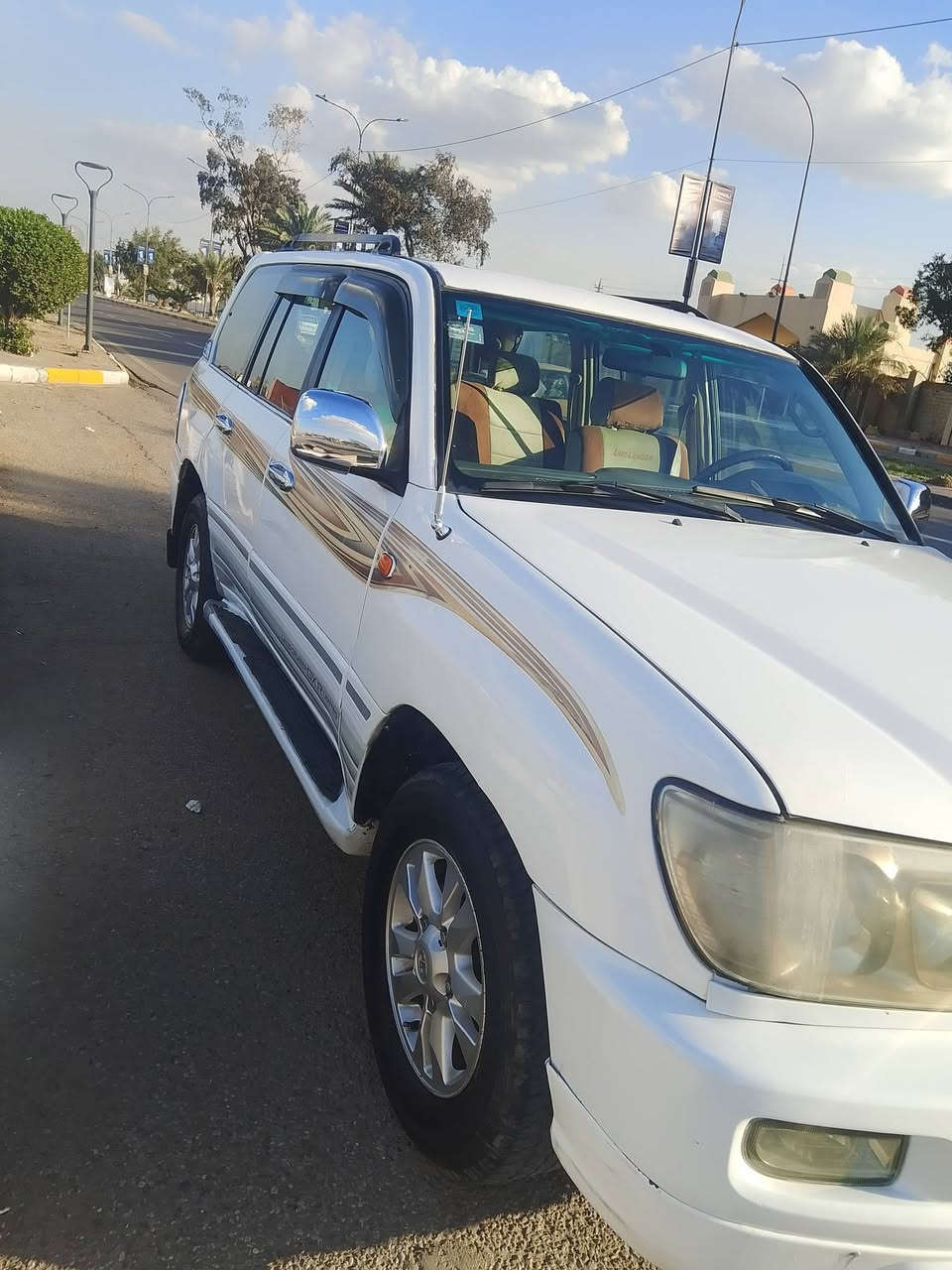 تويوتا لاندكروز 2001
مصبوغ عام بدون قلبه
المحرك: 6 سلندر 4500
محرك وكير مكفولات
فول مواصفات – 7 ركاب
المواصفات:
3 قطع تبريد
فتحة سقف
دواخل صاج
هوك خلفي
دبل تانكي
ثلاجة بالكونسول الوسطي
قير أوتوماتيك
شاشة كبيرة
لايتات زينون
كامرة خلفية
مواصفات إضافية أخرى
السيارة تبريد ممتاز
البطارية والتواير والكهربائيات كلها مكفولة
رقم بغداد الدولي – باسمي (شرط التحويل)

مكان السيارة: بغداد
للاستفسار: ***********
