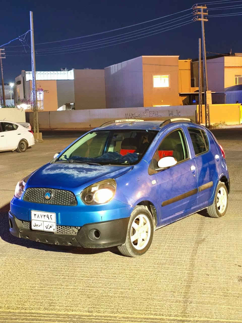 السلام عليكم جيلي للبيع (باندا كروز) 
مديل 14 وكاله تحويل 
ضررها جوملغ خلفي جهة السايق واصبع من الباب 
السياره كلشي ما عايزها 
تخم تاير جديد دوشمه جديده 
دواخل جديده شاشه دشبول كله جديد
تبريد ثلج+تدفئه 
بيها جراد خفيف بنيد 
مكان النجف الاشرف قرية الغدير 1
السعر 48 وبيها مجال للشراي 
سنويه صاقطه رقم صاقط المو شراي ليتعبني 
***********
