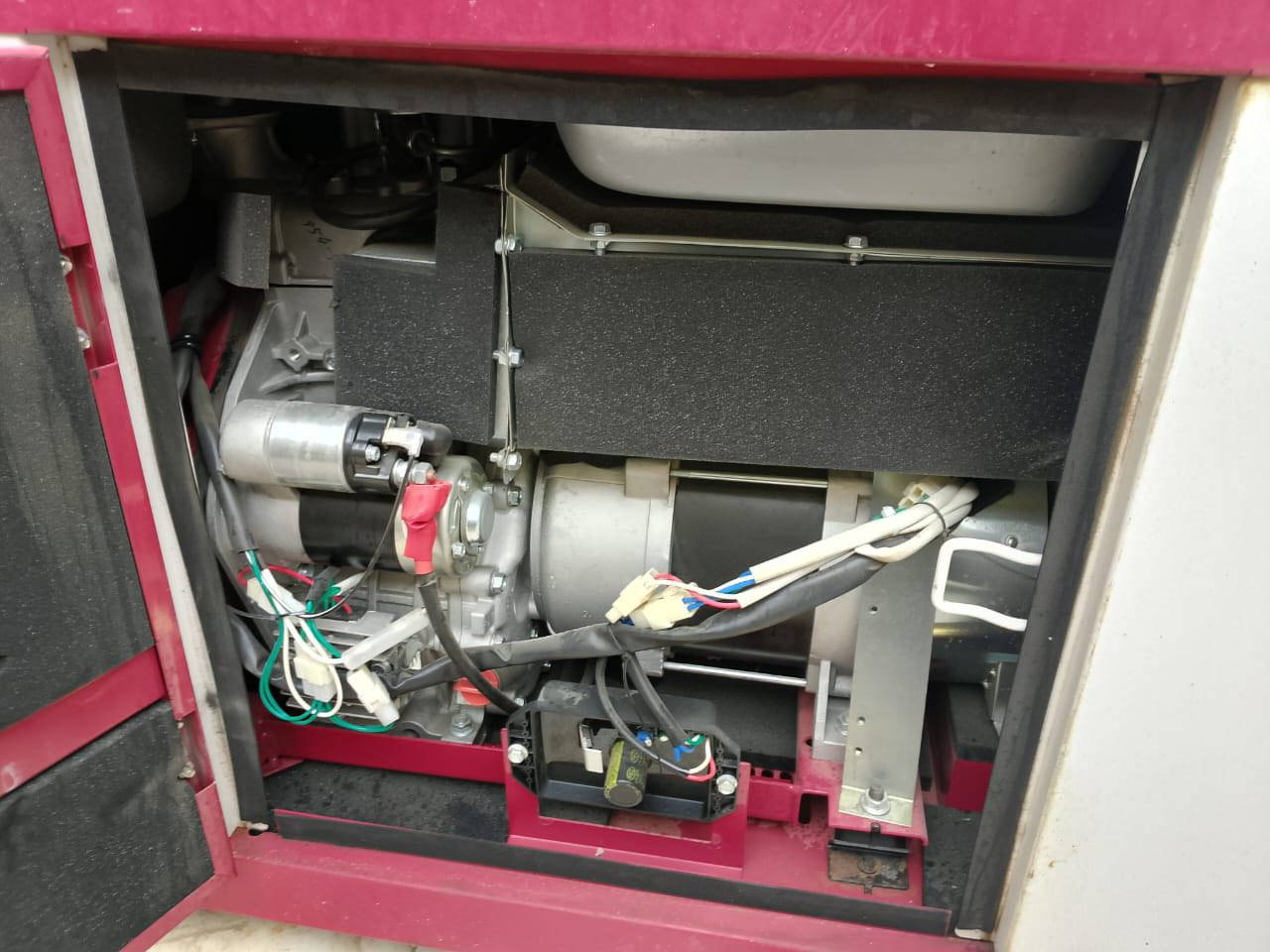 السلام عليكم مولد كاز للبيع 25 أمبير جديده صارنه شهرين من اخذناها السعر 1500 ***********
