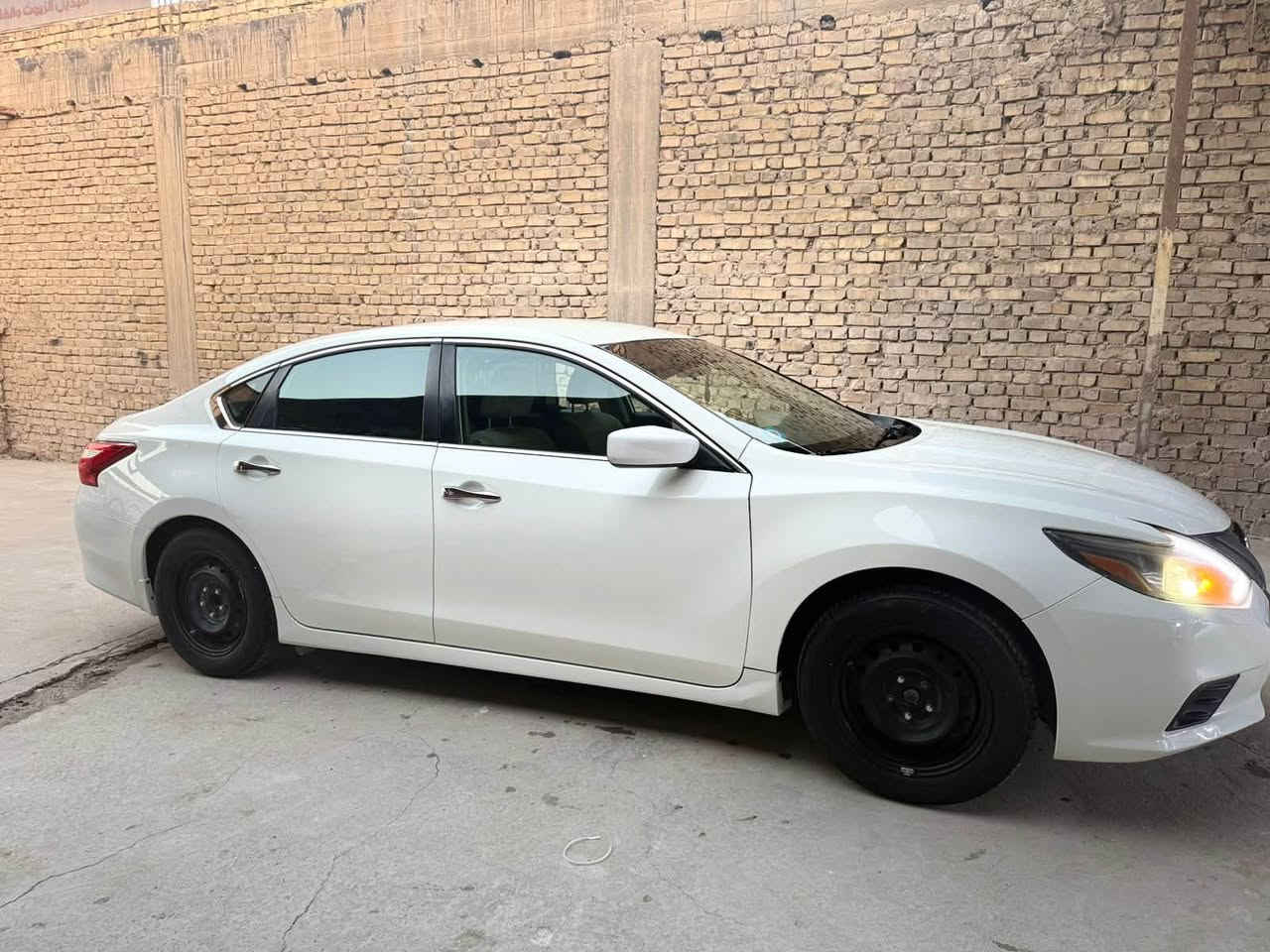 نيسان التيما 2017
رقم بابل ب اسمي 

سنويه جديده

حادثها بنيد فقط صبغ بدون دواخل

وقبغ الجنطه مرشوش بالعراق 

كير ومحرك كفاله

مكانها بالحله 

***********
