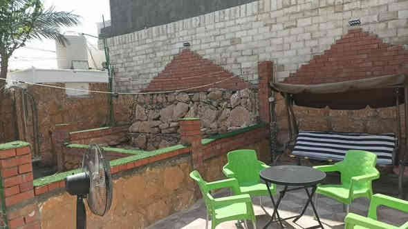 🏡 دار مؤثثة مفروشة للإيجار
دار سكنية مؤثثة بالكامل بمواصفات عالية،
المساحة 350 متر (ركن) تقع في منطقة الحر الصغير قرب سيطرة السواد.
   4 غرف نوم _ استقبال_ صالة _ مطبخ حديث
🌳 حديقة جميلة مع نافورة وشلال
💡 إضاءة خارجية فنية تضيف لمسة جمالية للبيت
   💰 الإيجار 750 الف بالشهر
📞 للإستفسار:
واتساب: ***********
إتصال: ***********
