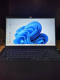 للبيع لابتوب بحالة ممتازة   المواصفات التقنية: الموديل: Dell Vostro 15...