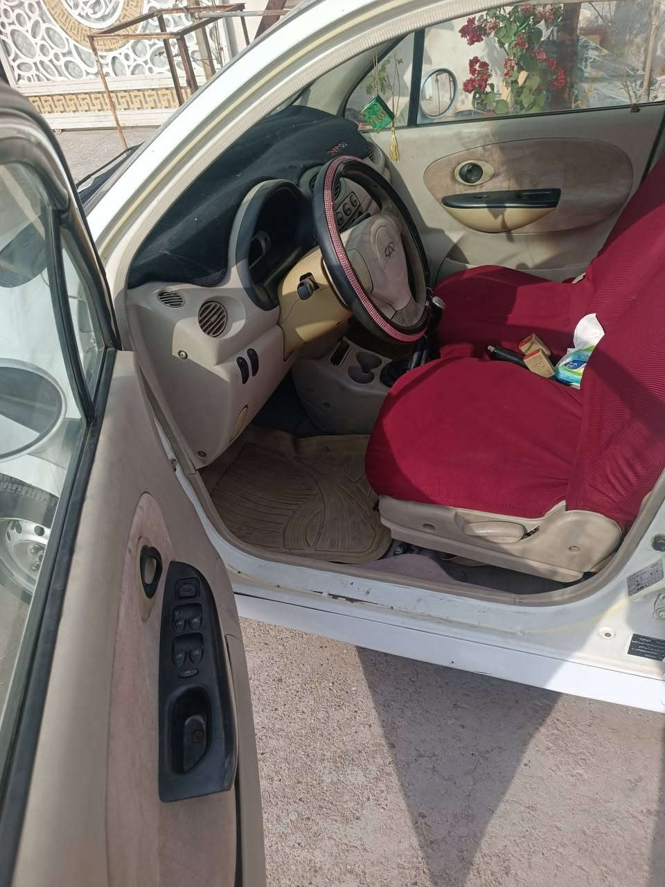 السلام عليكم
شيري QQ موديل 2012 لون ابيض للبيع
رقم بغداد انكليزي + بأسمي تحويل ثاني يوم
محرك 4 سلندر المرغوب نظيف جدأ
كير اتوماتيك+عادي نظيف جداً 5 نمر 
السياره جاهزه ونظيفه محرك وكير خير من الله مكفولات داخلها نظيف وجميع الكهربائيات شغاله والسياره ناعمه جدا بالمشي .
عارضها ب 30 ورقه وبيها مجال بسيط المكان الشعب
للاتصال والاستفسار ***********
