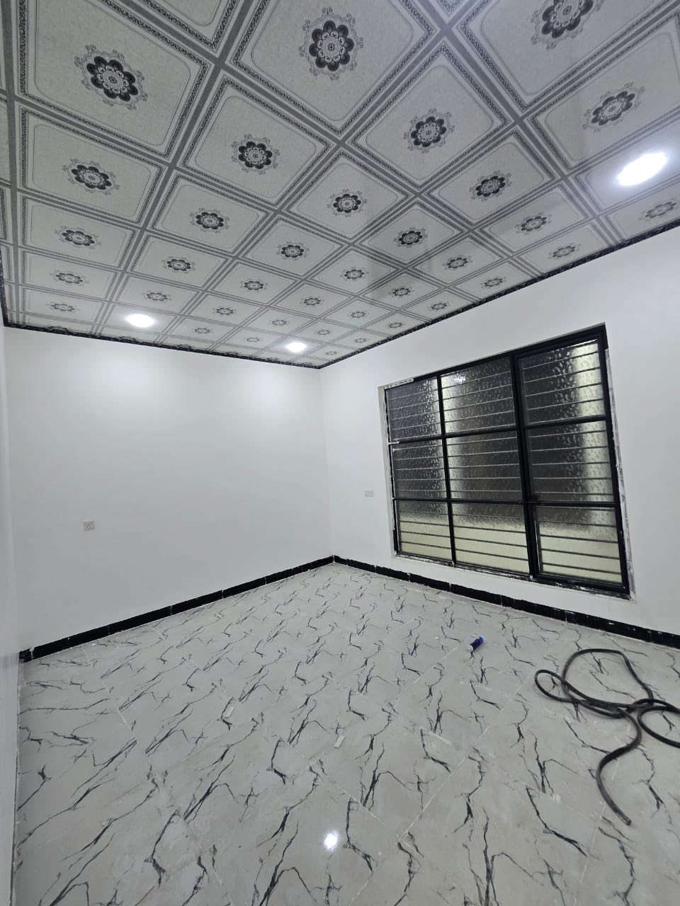 دور للبيع الموصل حي الانتصار سعر الدار 55 مليون 
طابقين كل دار 
زيرو استلام فوري 
مساحه الدار الواحد 55 متر 
غرفتين واستقبال ومطبخ وخدمات وسطح 

للإستفسار مراجعة المكتب او الاتصال على الأرقام التالية ايمن
0750 214 4093
0775 630 2993 واتساب
اوس
0770 287 3744
0750210508الرواسي_للحقارات
ابو سند
***********
'***********75 7142899
عنوان المكتب حي النور سايدين دانية ماركت مقابل افران
الرائد
