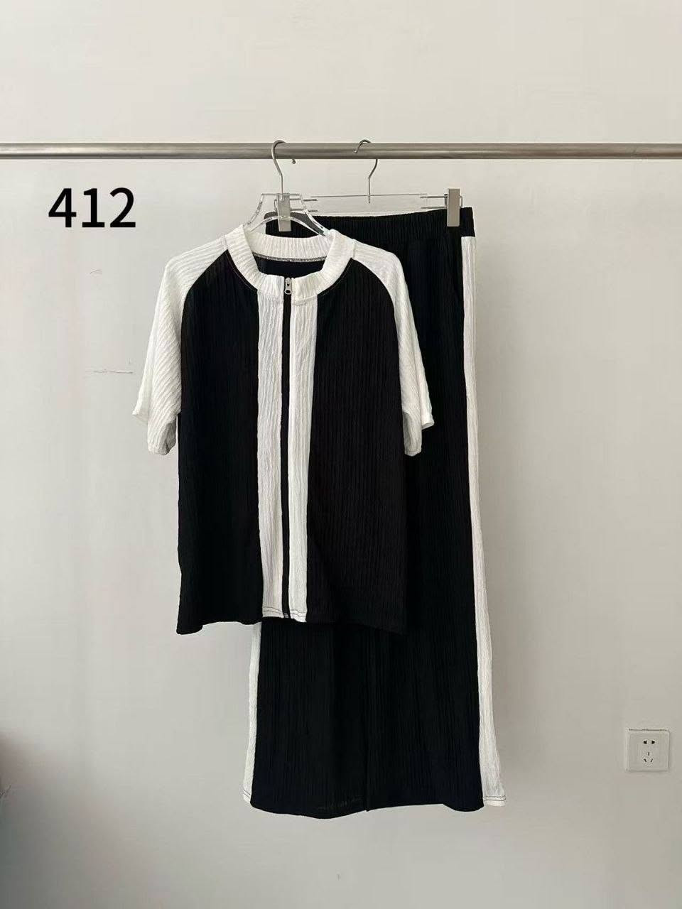 تراك نسائي خامه كريشه 

سعر الدرزن 62 الف
قياسات xl. Xxl
اقل طلب درزن من كل موديل


**إذا كنت صاحب هذا الإعلان وتريد حذفه لأي سبب، رجاءا أرسل رسالة إلى الدعم الفني**