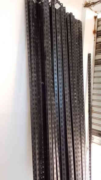 ابيع شلع 
بوري حديد نضافه ٩٥٪ مع المثبت بل حائط 
عارضه ملابس فول وسعر بلاش 
تعلاكه هم بلاش ٣بالف 
مصطره وتعاليكهه 
ابيع شلع 
***********
