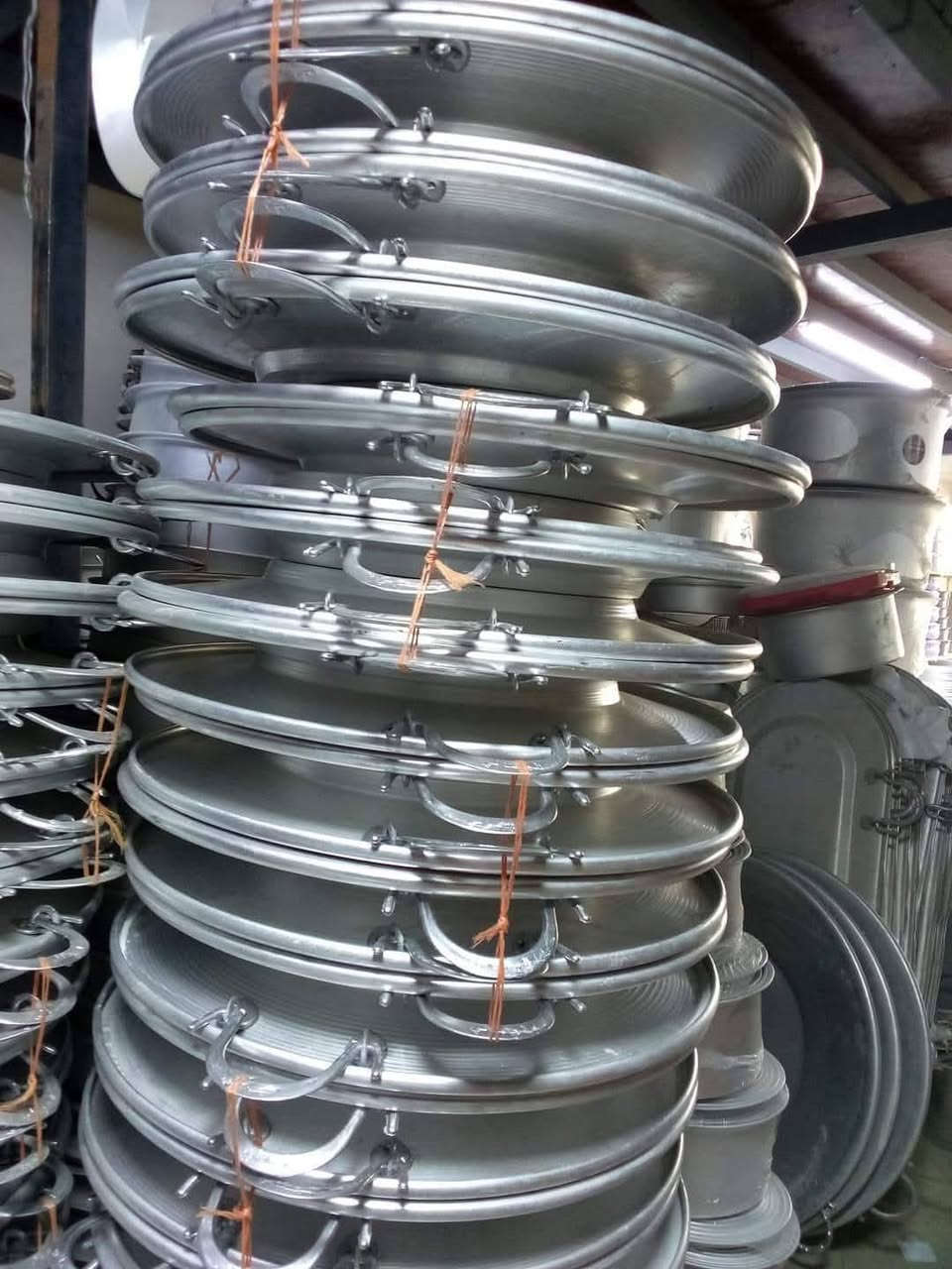 صياني أم عراوي جديد مال معمل 
قياس 120سم
قياس 95سم
قياس 90سم
قياس 80سم
قياس 75سم
قياس 70سم
قياس 60سم
اي قياس تريد واي وزن نشتغلك 
توصيل على نقليات الي جميع المحافظات
***********
***********
