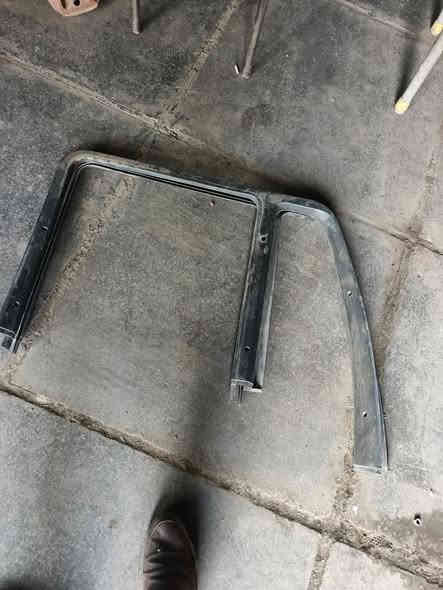 تخم فريم باب مان صقر اصلي قمارة صغيرة يعني مال مرور  عنوان بغداد جرف نداف محل قيصر تصال ***********
