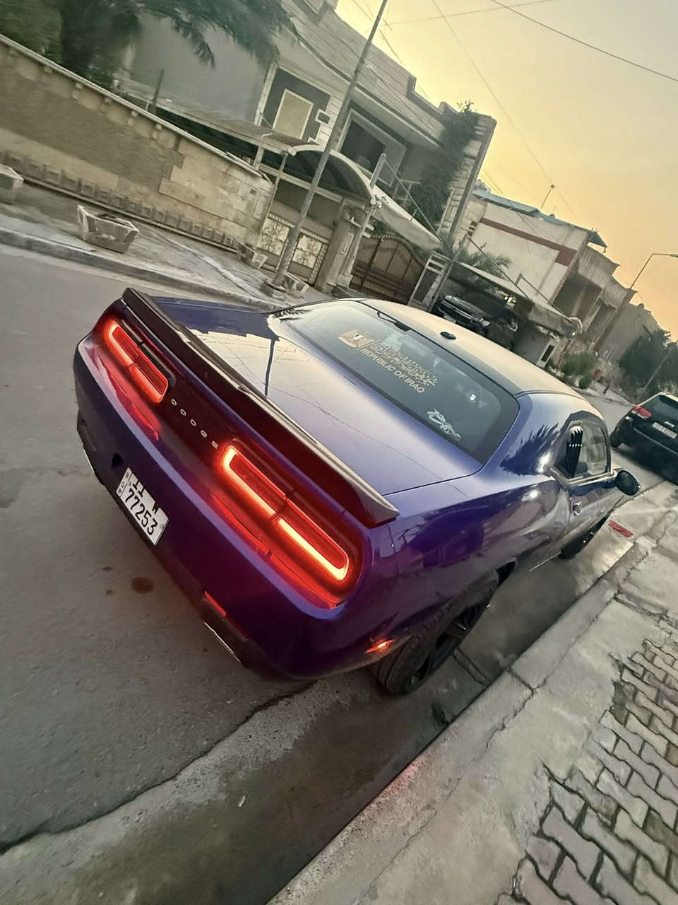 للبيع ب 135 وبيه مجال بسيط
حك جيتك
� للبيع دودج جالنجر 2019 GT 
لون أزرق مميز / شكل عضلي يخبل

🚗 المواصفات:

 • الموديل: دودج جالنجر GT
 • السنة: 2019
 • اللون: أزرق
 • المحرك: 6 سلندر V6 سعة 3.6
 • القوة: 305 حصان
 • القير: أوتوماتيك

✨ المميزات:

 • لون أزرق جذاب ونادر
 • تصميم عضلي رياضي
 • شاشة لمس + بلوتوث
 • تحكم بالمقود
 • تشغيل بصمة
 • كاميرا خلفية
 • حساسات
 • مثبت سرعة
 • مكيف قوي
 • جنوط رياضية
 • أنظمة أمان كاملة

✅ الحالة:

 • السيارة نظيفة جداً
 • محرك وقير على الشرط
 • استخدام شخصي
 • جاهزة وما تحتاج شي
حادث سيارة بالصور صبغ 4قطع وسونار موجود 

💥 سيارة فخمة وأداء قوي وثبات بالطريق
سعر 135 ورقه وبيه مجال حك جيتك وماكو جالنجر بهذا سعر 
بالعافية للي تكون من نصيبه 

📞 للاتصال: ***********
📍 الموقع: بغداد
