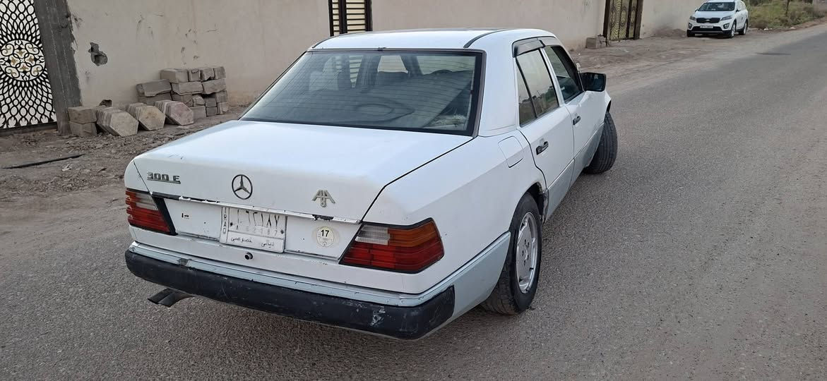 مارسيدس دب ١٩٩٣ رقم ديالى ٤٧ وبيه مجال
***********
