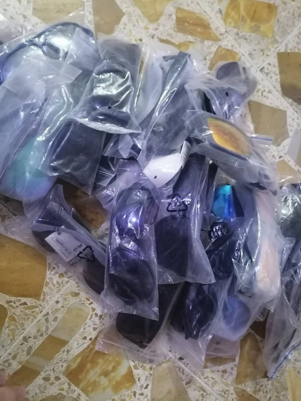 نظارات مشكل موديلات إيطالي أمريكي صيني 35 قطعه ابيع شلع


**إذا كنت صاحب هذا الإعلان وتريد حذفه لأي سبب، رجاءا أرسل رسالة إلى الدعم الفني**