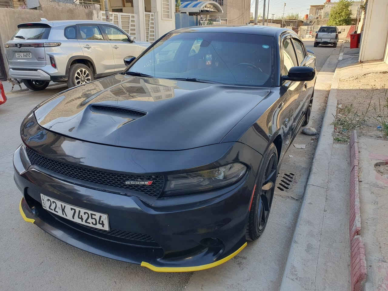 السلام عليكم 🔥😎🔥🔥 بيع مراوس بسياره اقل شنو عندك نزل 
دوج جارجر Gt 2021....

وارد امريكي اصل..حادث،بنيد، سطحي فقط بدون داخل
رقم اربيل ب اسمي
الون اسود ميتاليك
الفئه GT
عداد المسافه 50الف  
مواصفات 🔰
محرك V6  3.6 
فتحه
بصمه تشغيل وابواب 
تشغيل عن بعد 
داخل احمر،
فجوج برومبو بلادي
شاشه كبيره 
كامره خلفيه 
فول تحكم ستيرن 
كش السائق كهرباء 
تبريد قطعتين 
عدسات زينون اصل 
وبعد بيها مواصفات الجي تي معروفه ماحاجه اذكرهن
السعر ٢٣٥ 
ملاحظه السيارة جديده بيع او مراوس،بشي اقل

***********
