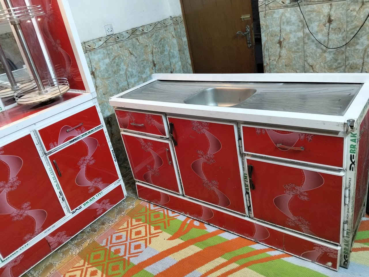 كاونتر 3 قطع مستخدم نضيف تفصال لأمنيوم مو سوكي لا يوجد اضرر عنوان شعب اكو توصيل *********** بي وتساب
