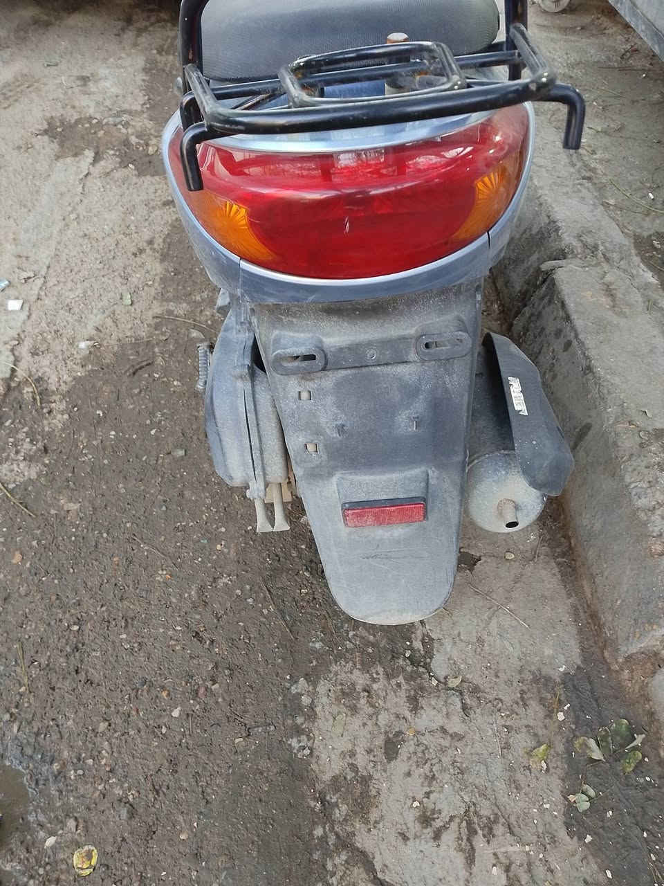 السلام عليكم للبيع دراجه بريز 140
دراجه نظافه فول مال رمبه صار ٤ اشهر من اخذتها 
وياها المنفيس و وصل الشراء
  محرك كهربائيات مكفوله كفاله 
 وكلها شغاله  كفرات مختمه اصليه ... اصليه 
جيب فيتر وتعال للبيت ... 
السعر 750 الف  بغداد. حي العامل ....
***********
