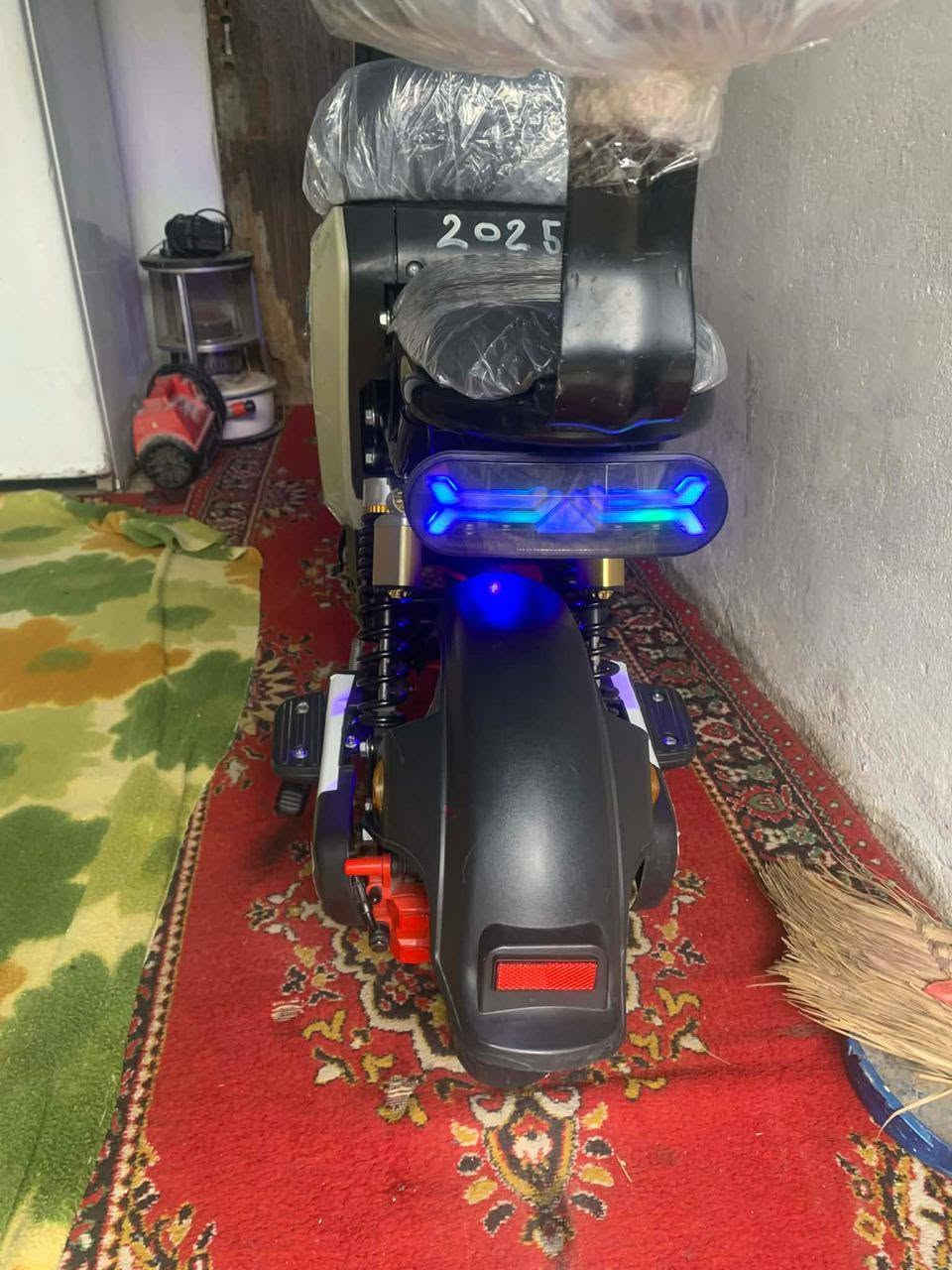 للبيع دراجه شحن r9 موديل 2025
5 بطاريات كبار
السعر ٤٠٠ الف وبيها مجال 
العنوان بغداد حي الجهاد الملحانيه 
للاستفسار ***********
