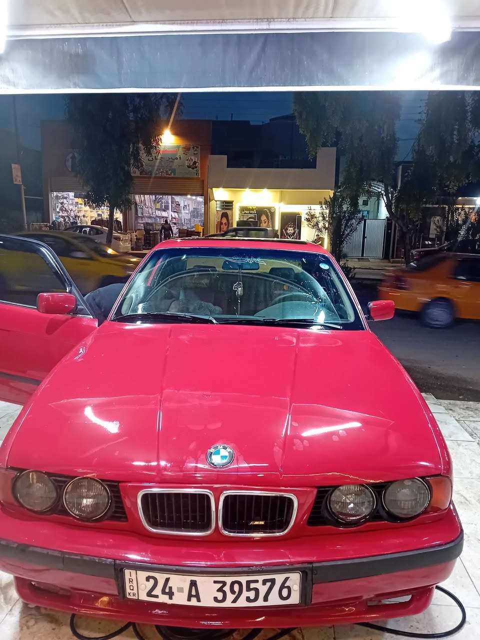 سلام عليكم بيام للبيع 520  بس كير عادي موديل 1989سنويه هزه ل2030 رقم دهوك دولي بيها طخه بل جاملغ صفحت النفر المامي صبغ جاملغ وبوند فقد  
تبريد تتفئه شغال 
وياله M 
داخلها جلد اسود 
سستم سماعات 
شرط التحويل 
سعر 48 وبيها مجال شي قليل 
***********5
***********
