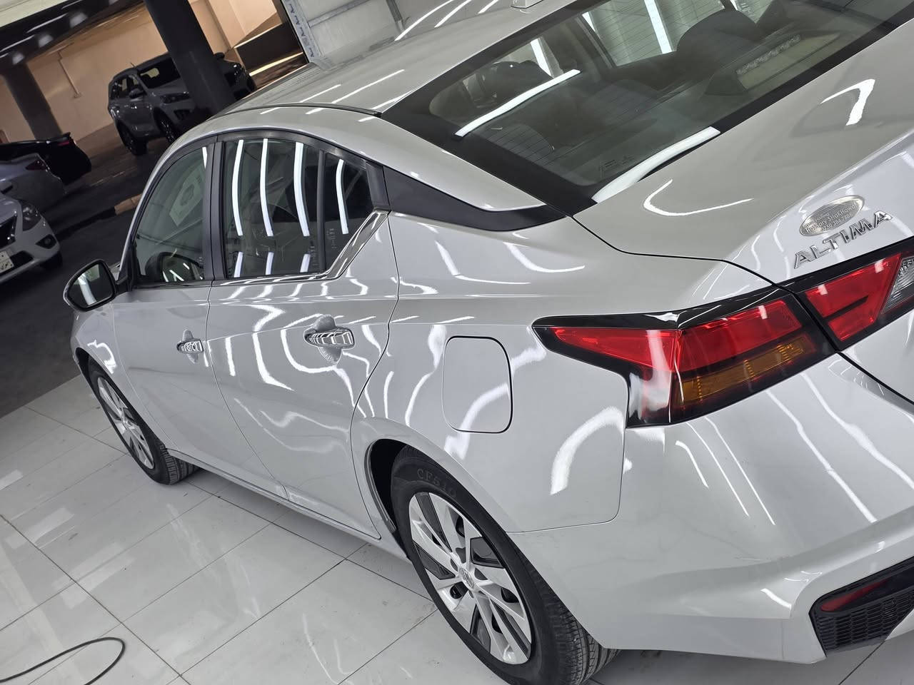 🚘 نيسان ألتيما S موديل 2019
رقم سليماني  

✨ اللون: سلفر
📍 المكان: كلار
📊 عداد المسافة: 95 ألف ميل حقيقي 

⚙️ المواصفات:

محرك 2.5 لتر / 4 سلندر

بصمة تشغيل

بصمة دخول (الأبواب الأربع + يدات نيكل)

تشغيل عن بُعد 

شاشة أندرويد

كاميرا خلفية

رادارات

كرسي سائق كهرباء

ميكانيك وكهرباء مكفولة بالكامل

السيارة مكفولة من الصبغ  (فيها بارد بسيط فقط،  ) 
💰 السعر: 144 ورقة — مجال بسيط جداً ترهم مراوس ايضا

اطلبي صورة سونةر  خابر رقم  وسأرسلها إليكِ

📞 للتواصل: ***********
