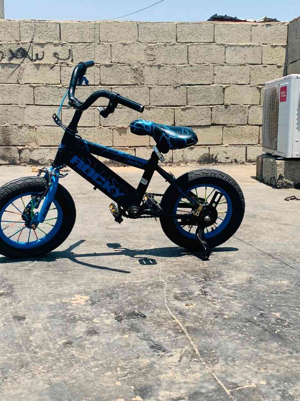 سلام عليكم باسكل ياباني  كلشي مابي شغال حجم 26 سعره 30الف  باسكل الاخضر  زنجيل مقطوع بالف دينار يصير. نضيف سعر 25 وباسكل الازرك مال جهال جديد بس بريك مكطوع كلشي مابي كلش نضيف سعر 25 مكاني كركوك حي نصر رقم ***********شراي ينتصل
