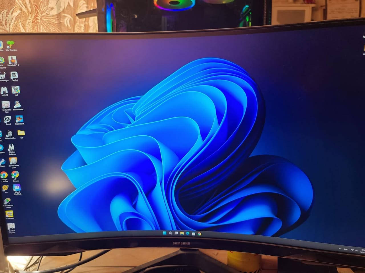 تجميعة للمراوس بلابتوب كيمنك
مواصفات
Intel i5 10400f
البورد تدعم جيل 10 و11 وبيها وايفاي وبلوتوث
 و تدعم ايضا منفذ M.2

Mother board H510M-A WIFI
RAM 16 3200
 RX 6700XT XFX 309
POWER SUPPLY 650W
SSD 1T
HDD 1T
الشاشة
Samsung G5
27° 2k 165Hz منحنية


**إذا كنت صاحب هذا الإعلان وتريد حذفه لأي سبب، رجاءا أرسل رسالة إلى الدعم الفني**