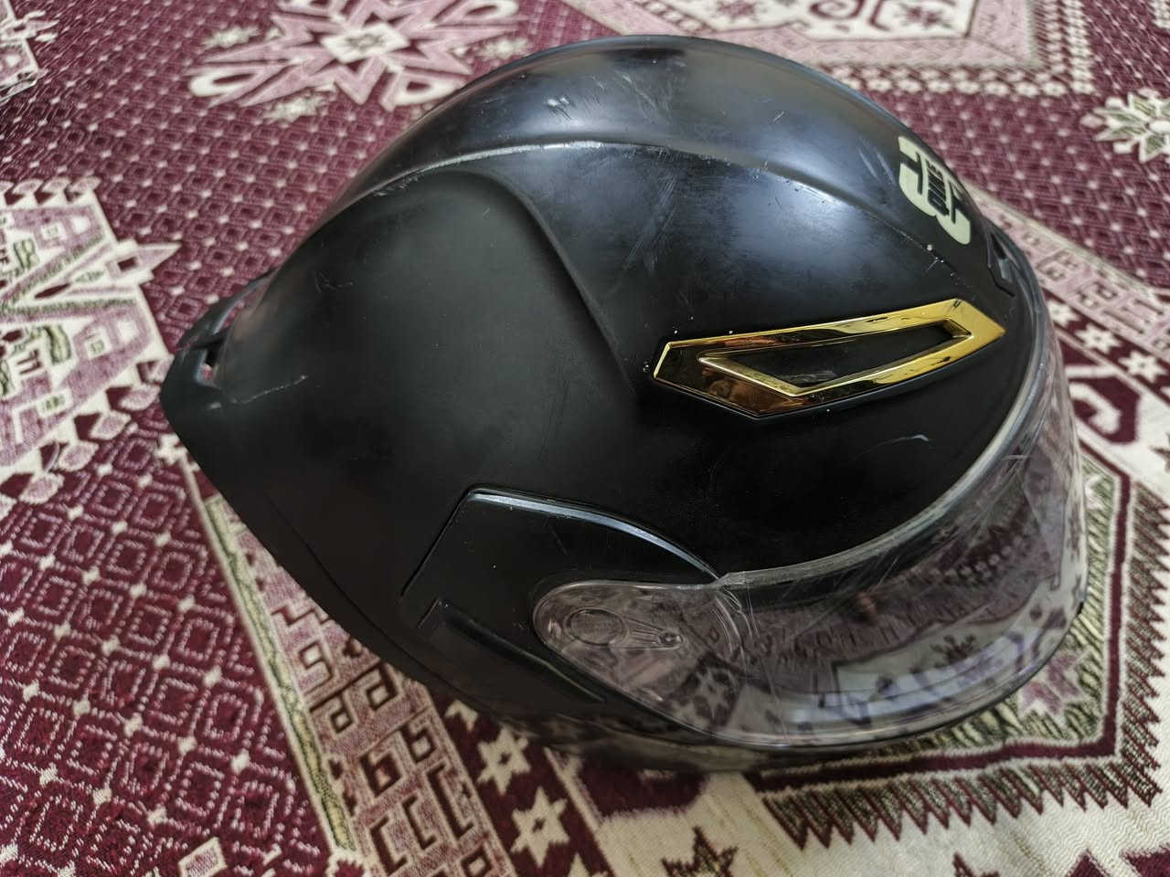 خوذه مال بطح درجه اولي للبيع زجاج شفاف وزجاج شمسي مكان كربلاء ***********
