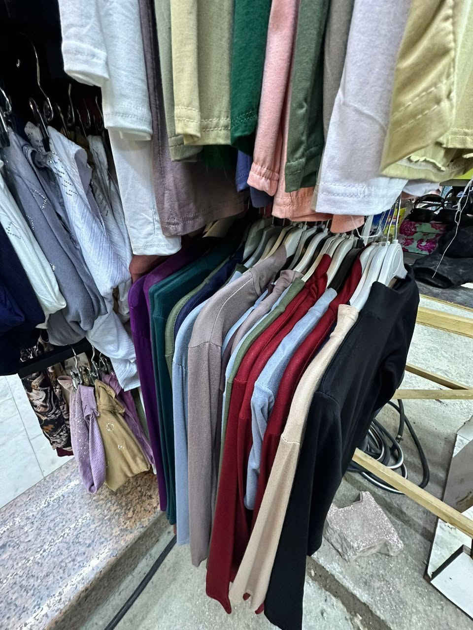 السلام عليكم شلعه هاينكات ردن ونص وكات العدد 220 قطعه
تواصل خاص او ع الرقم  ***********
