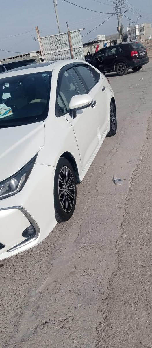 السلام عليكم للبيع كورلا 2020 ساز اصل 
مكينه 2000 
فتحه 
تحكم ستيرن 
كروز سرعه
نضام ايكو وسبورت
مانع انزلاق 
ومواصفات الكورلا المعروفه
السياره بدون اي نقص جاهزه
بيه صبغ جاملغ + السونار مرفق بالمنشور السياره بدون اي دواخل 
السعر 155 ورقه وبيه مجال
مكان الانبار الخالديه 
للاستفسار *********** بغداد, العراق
