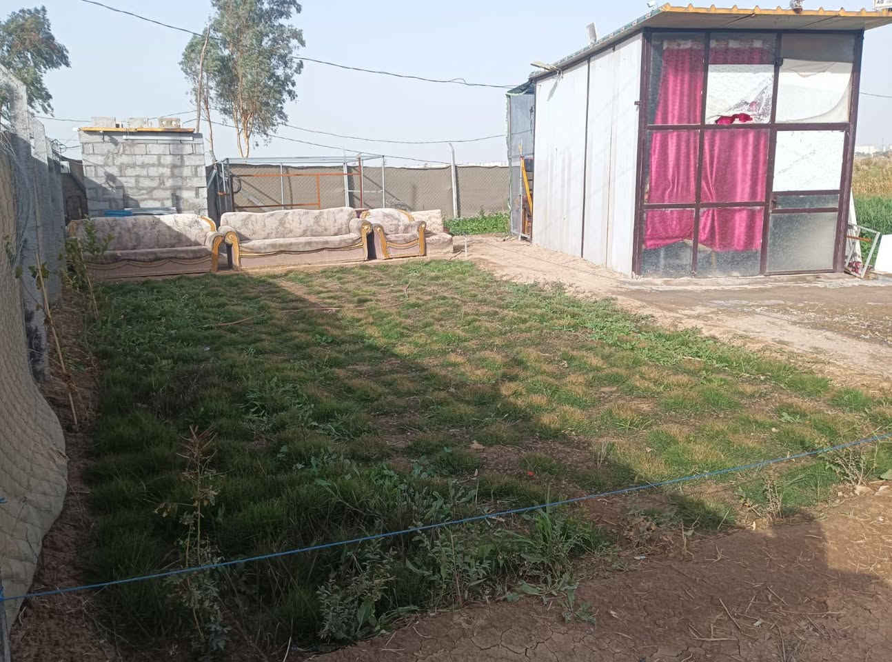 سلام عليكم يتوفر نص دونم واقع حال 2000 متر مقابل بسمايه سند 117 كافة الخدمات متوفر سعر 50 مليون قفل بدون عمله تفاصيل الاتصال وبيك خير ودلل بدارة أبو فهد العيساوي ***********
***********
