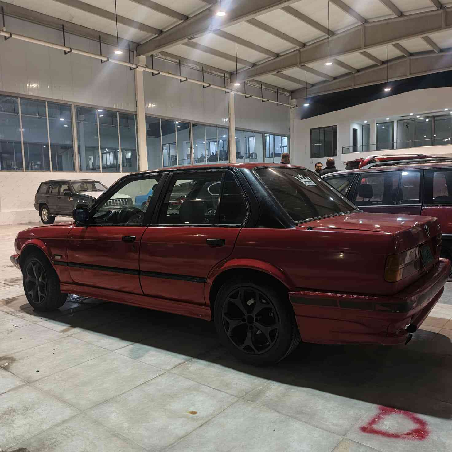 سلام عليكم 
بيم زعره موديل ١٩٨٩ 
حجم ٣٢٠ مكينه ٦ پستن گير مكينه شرت 
سنگو پشت كةپس بةس دةنگي(أكسني) يي تيدا
شرتي تحويل رقم الماني 
سعر ٢٦ پيچةك مجال 
رقم تليفون ***********
