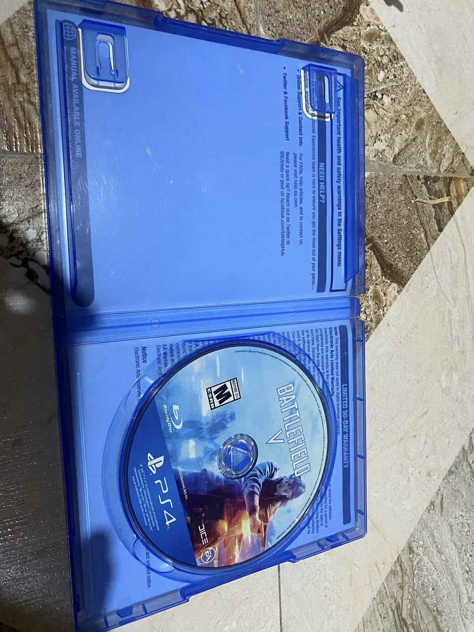 السلام عليكم قرص بلي فور 4حرب العالميه الثانيه

هاي مواصفات لعبة Battlefield V 🎮

* نوع اللعبة: حرب / إطلاق نار / أونلاين
* الشركة: EA و DICE
* الجهاز: PS4
* سنة الإصدار: 2018
* طور اللعب:
    * قصة (Story Mode)
    * أونلاين جماعي
    * باتل رويال Firestorm
* عدد اللاعبين بالأونلاين: يوصل إلى 64 لاعب
* السعر ٢٥ وبي مجال لشراي 
***********
