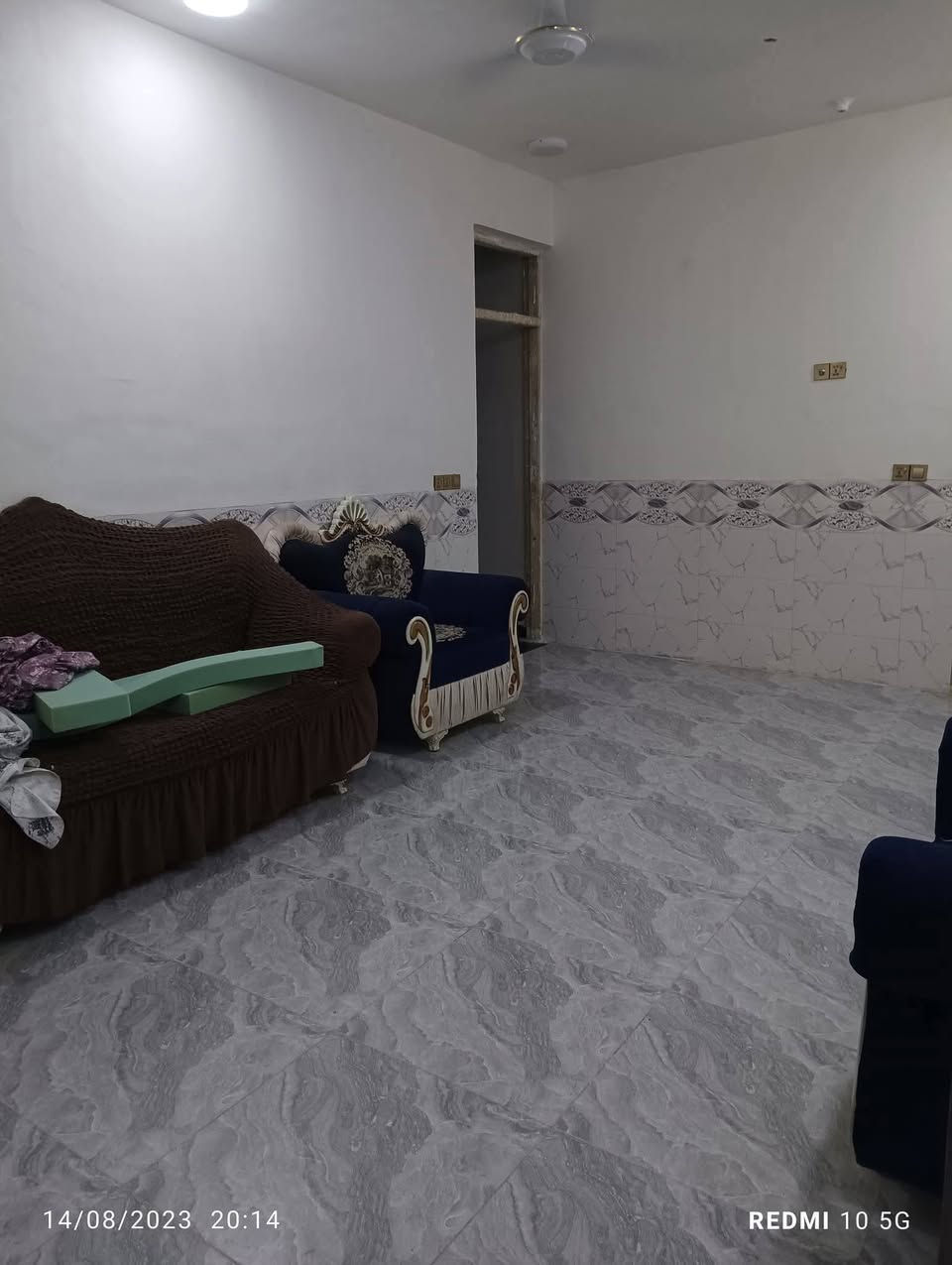 السلام عليكم
بيت للبيع في الطهمازيه قرب مخبز المصطفى فرع الروضة
ثالث بيت عن الشارع العام خدمات كاملة
سند زراعي صرف شرط التحويل
المساحة الكلية 300متر
٣غرف نوم صالة ٦،٤ هول ٦،٤
مطبخ مع صحيات داخلية وخارجية مع كراج يسع سيارتين مع حديقة
نقص البيت فقط ستارة مع صبغ الواجهه
عرض الفرع ٦ متر
للاستفسار ***********
