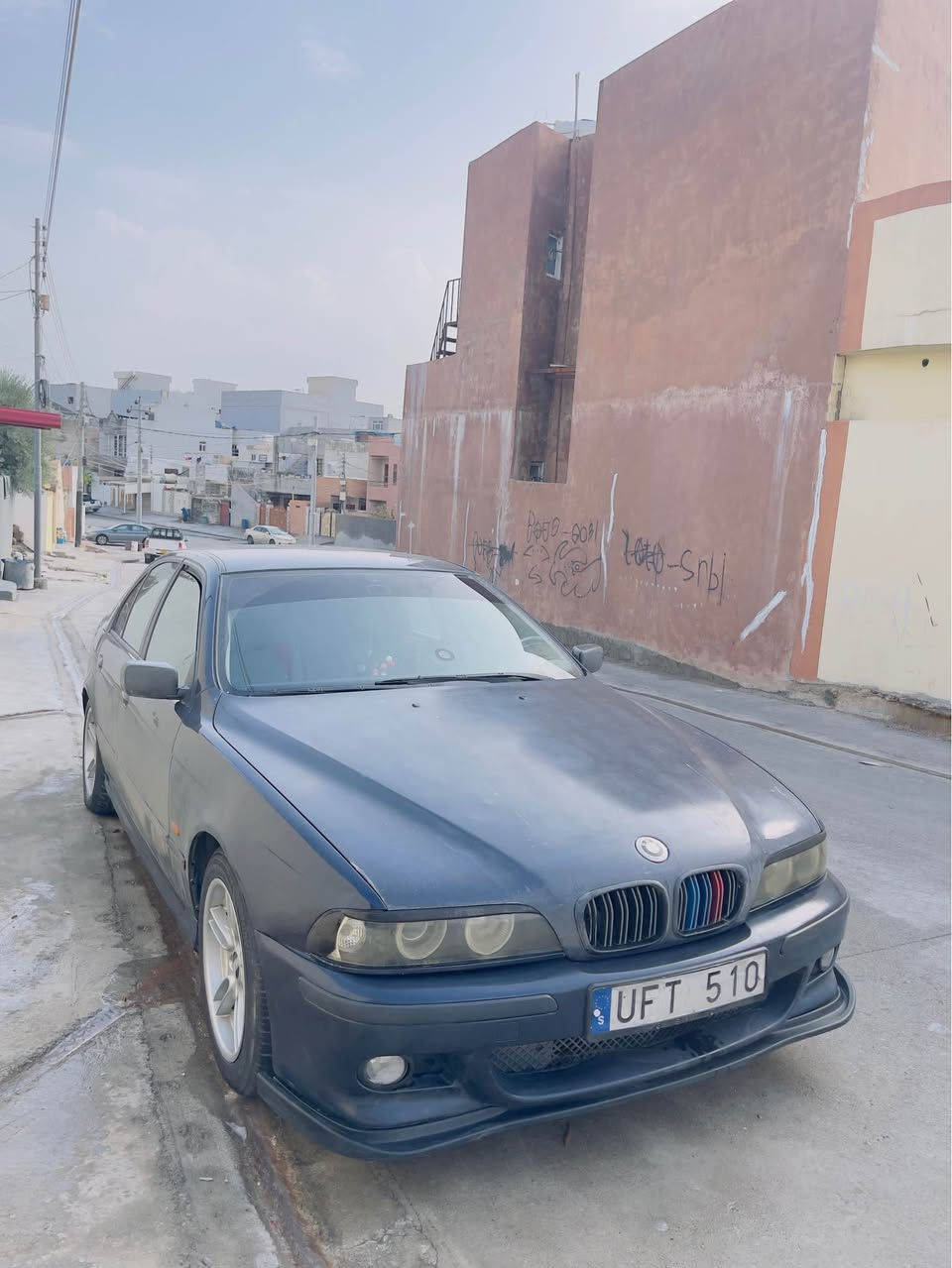 صقر موديل ١٩٩٩  گير عادي   مه كينه و گير ب شرت تبريد ب شرت سه ر وه زعي شريكي هه مي تشتي وي ب شرت منافيس و حزام و غرامه ب شرت  بي ده عم    رقم تلفون :*********** زاخو, دهوك
