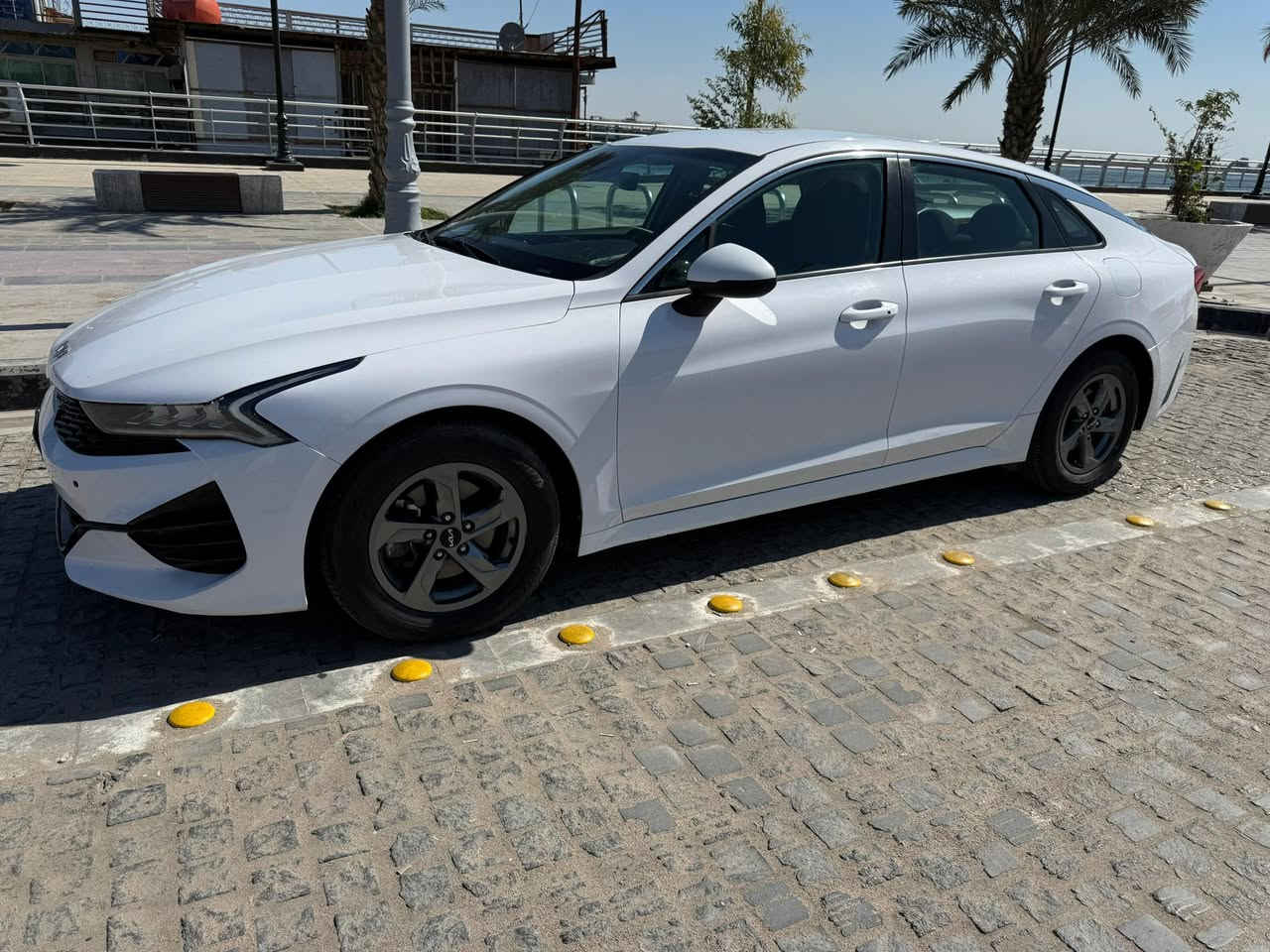 كيا K5 موديل 2022، فئة LXS  معوقين سعر 160 ورقه مكان بصره تنومه رقم هاتف ***********
