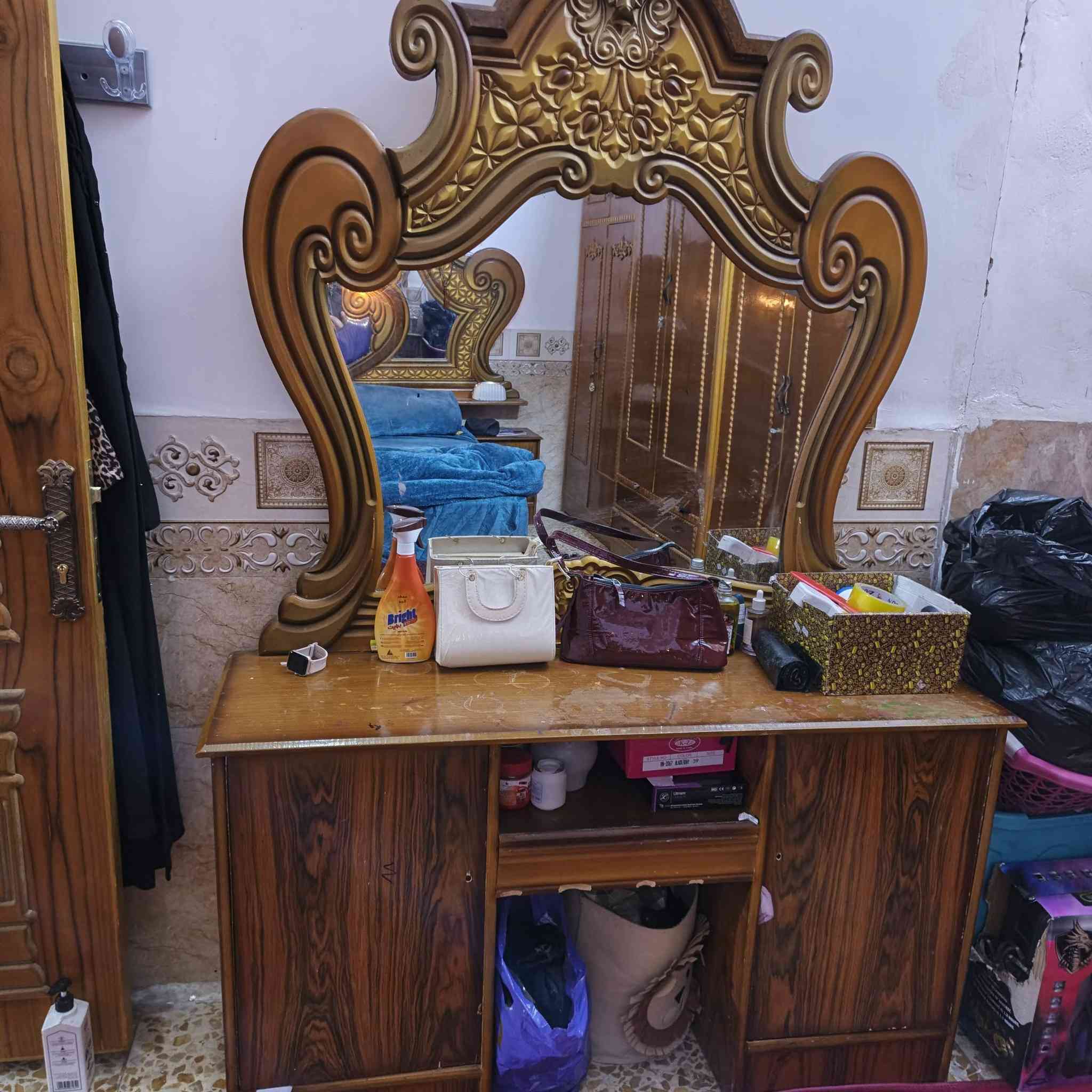 سلام عليكم
غراض بيت لبيع 
مغاسل ٢ وكيزر 
واكو ميوز المنيوم ابعيهن كلهن سويه 
***********
