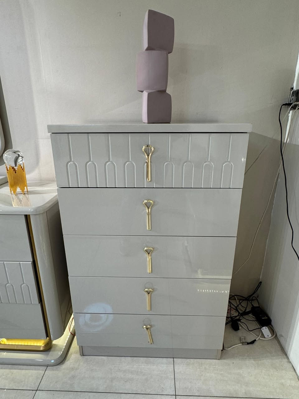 بعض القطع الفنية لاتحتاج الى وصف .😍.
فجمالها ودقة ابداعها يغني عن كل الكلام...,😍
 تركي  اصلي المنشأ بتصميم راقي يحقق كل ما تتمناه🥰
🌷كل هذا تجدوه لدينا🌷

#اثاث_عصري #اثاث_كلاسك #موديلات #فخمه 

✨ مــــجمع  السند يقدم لكم غرف نوم  

        

كل ما هوا جديد ومميز تجدونه  مجمع السند😍

العنوان تكريت شارع الزهور مقابل احمد العبيدي........

          لسنا الوحيدين لكننا الافضل 😍
الاستفسار اكثر يرجى مراسله الصفحه او الاتصال بالأرقام التاليه 
***********

***********
