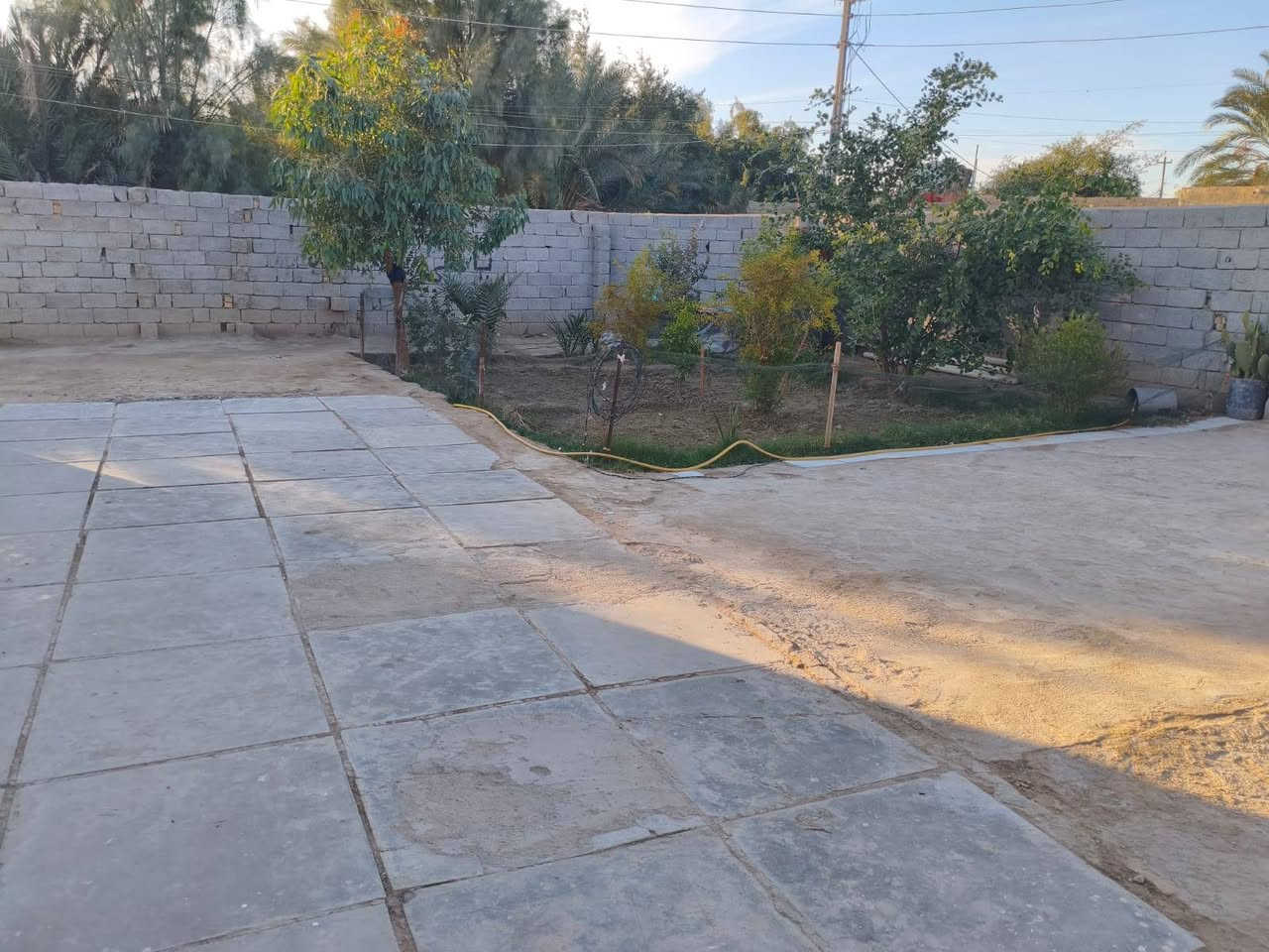 بيت البيع قريب على مدرسه سماوه بيت جاهز مساحته 650 قرف 3 / 4×6 صاله 8×4 ديونيه 7×4 مطبخ 5×4 +مخزن+صحيات نتصال ***********
