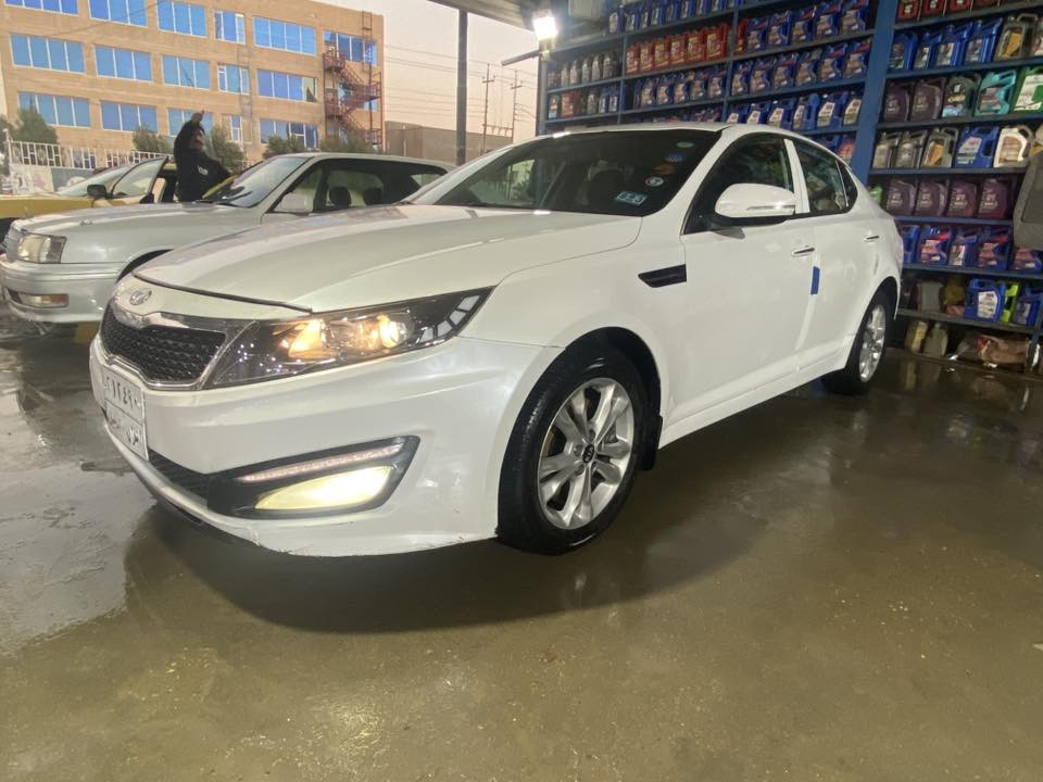 اوبتيما 2011 خليجي مكينة 2000 دوش  مواصفات فول ماعدا الفتحة السيارة جاهزة حدادية كاملة مبدلها قبل 10 ايام وتخم تاير وزوج لايتات وكله اصلي والسونار موجود بالصور 
المكينة كايمة ابيعها ع وضعها 107 وبيها مجال
اقتنع يله تتصل ***********
المكان ذي قار قضاء الدواية
