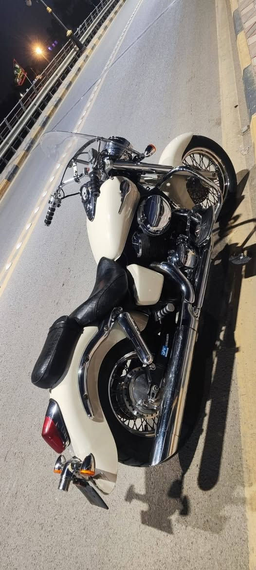 هوندا شادو 400cc بدون رقم 
دراجه على وضع البلاد مسويلها ادامه متكامله يمي 
مكينه ضفيره عالبلاد سعر 20 
(مكلف بالنشر) حساب و رقم صاحب الدراجه سجاد الزغيبي 
*********** بي واتساب
