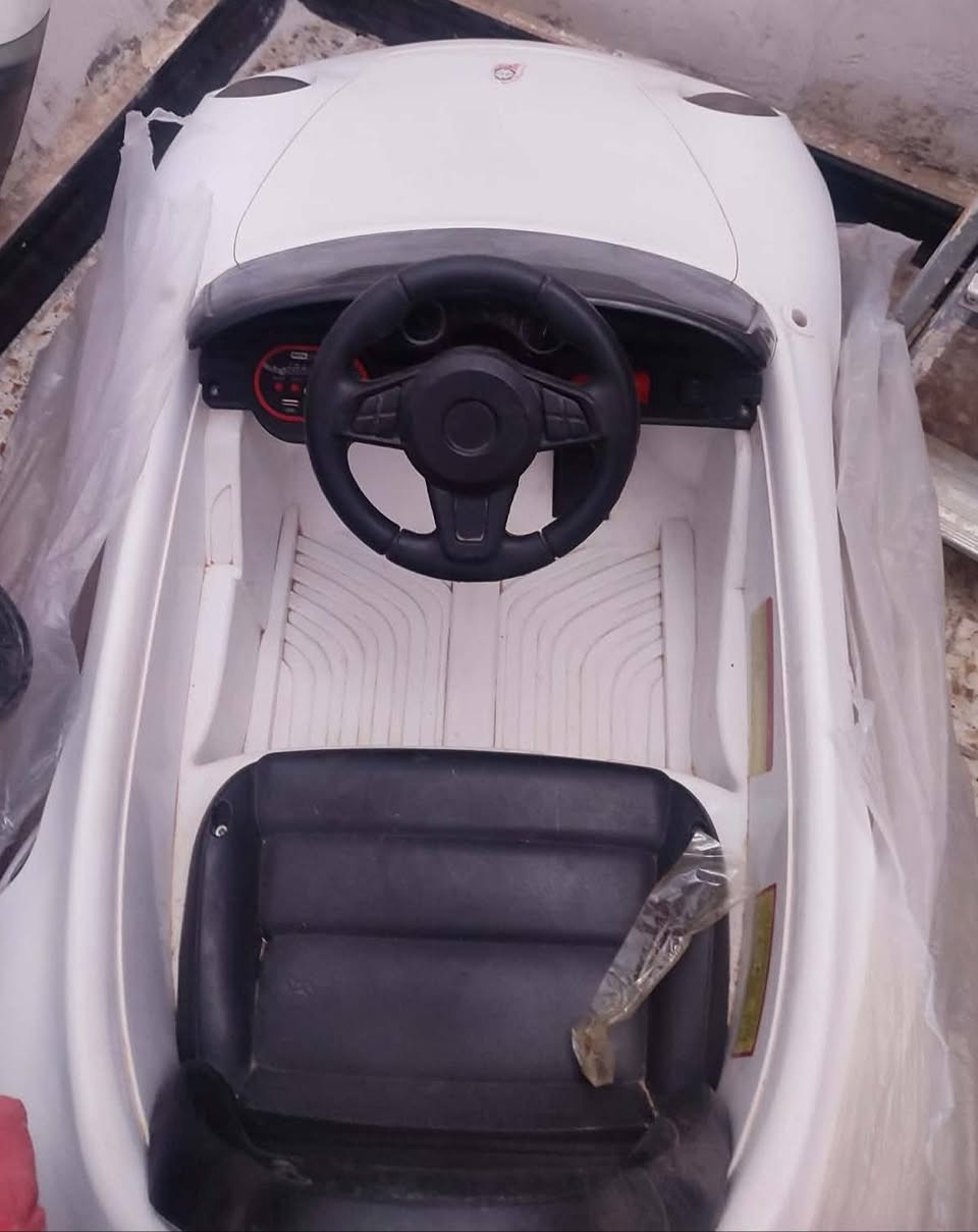 السلام عليكم
سياره مال اطفال حلوه وشغاله كلشي ما بيه


**إذا كنت صاحب هذا الإعلان وتريد حذفه لأي سبب، رجاءا أرسل رسالة إلى الدعم الفني**