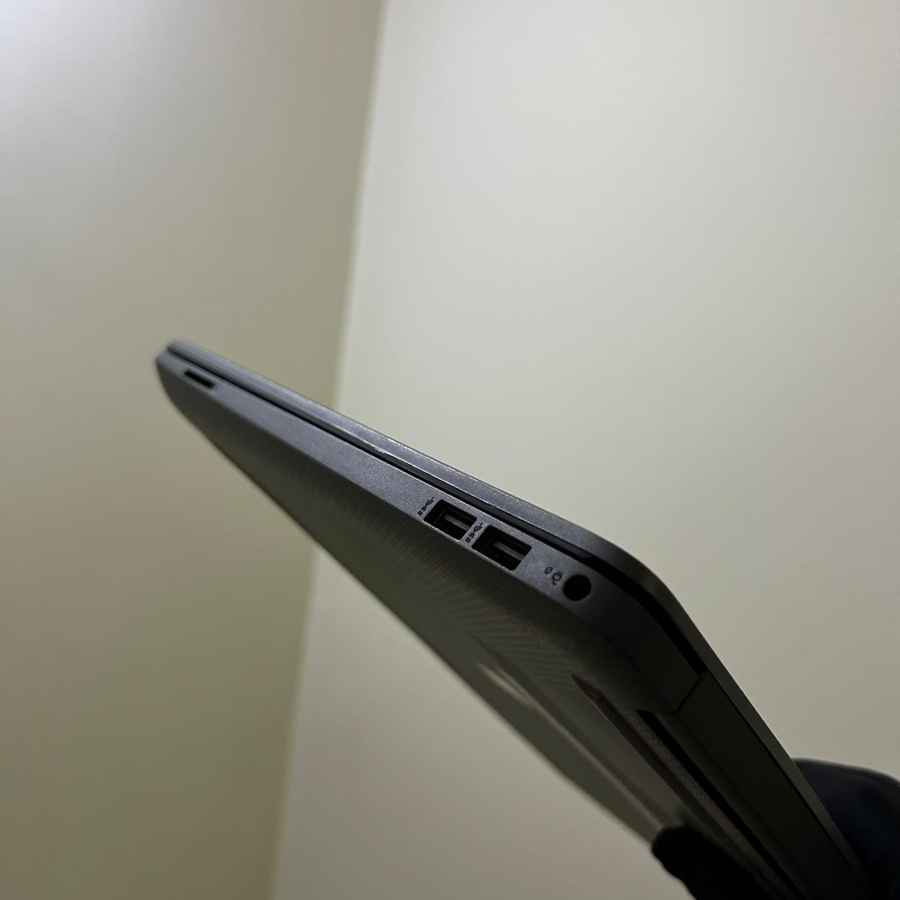 لابتوب سلم حديث وسريع جداً .. يشغلك البرامج والتطبيقات بثواني 🖤

لابتوب HP ( الجيل الحادي عشر ) مع #سيت_هدايا 🥳

معالج Intel Core I3 - 11TH - G4 -  3.00 GHz

الرام 8 كيكا / DDR4 

الهارد 256 / SSD 

كارت الشاشة Intel UHD Graphics بحجم 4 كيكا (نوع الترا أتش دي UHD .. أقوى وأحدث من HD)

شاشة 15.6 انج دقة FHD (ضد التوهج و الإنعكاس)

#السعر 315 ألف مع #سيت_هدايا (حقيبة + ماوس + ماوس باد + هدفون + ستاند تلفون)

#ملاحظة: ضمان إسبوع إستبدال فوري + اللابتوب يوصلك منصب عليه الأوفيس و برامج مونتاج و هندسة، بالإضافة لبرامج الكيم لوب الخاص بالألعاب + يوصلك مع الهدايا مغلف داخل بوكس بكل عنايه وأناقة 🎁

بغداد شارع فلسطين (توصيل #مجاني بكل العراق)

*********** (موجود واتساب)

#ملاحظة: اللابتوب أخو الجديد، تفحصه يم المندوب، وإذا شفت بي أي عيب أو أي مشكلة، لا تستمله، وما تدفع دينار واحد.
