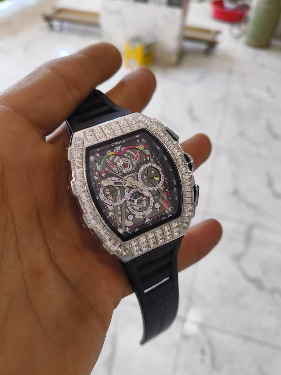 ساعه ماركه اونولا قطعه مال امزون
اوتماتيك ضهر كشف تعمل بدون بطاريه

وزن ثقيل وكوالتي جدا عالي وساعه لمعتها كلش حلوه كامل مرفقات

مزاد يبلش من 30 الف وشكد متوصل بل عافيه


**إذا كنت صاحب هذا الإعلان وتريد حذفه لأي سبب، رجاءا أرسل رسالة إلى الدعم الفني**