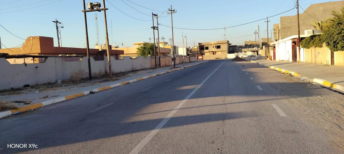 بسم الله
بيت طابو صرف للبيع للبيع 
المساحه 375متر طابو شرط التحويل 
العنوان طوز حي الطين خلف دائرة الموارد المائية ودائرة كهرباء ومدرسة صدى العراق المكان مميز جدا نبيع نص وكامل للاستفسار الاتصال على *********** أو *********** أو مراجعة مكتب هيوا للعقار العنوان طوز سوق حسن قوان قرب سلام عطور مستعدون لجميع العروض والترويج المعاملات بشكل قانوني بإذن الله تعالى وشكرا جزيلا
