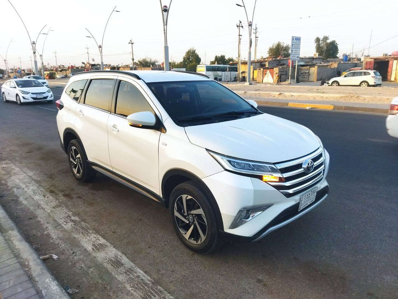 سياره للبيع تويوتا مديل2020ما بيها حادث سياره مكفوله اتصال ع هذا رقم ***********
