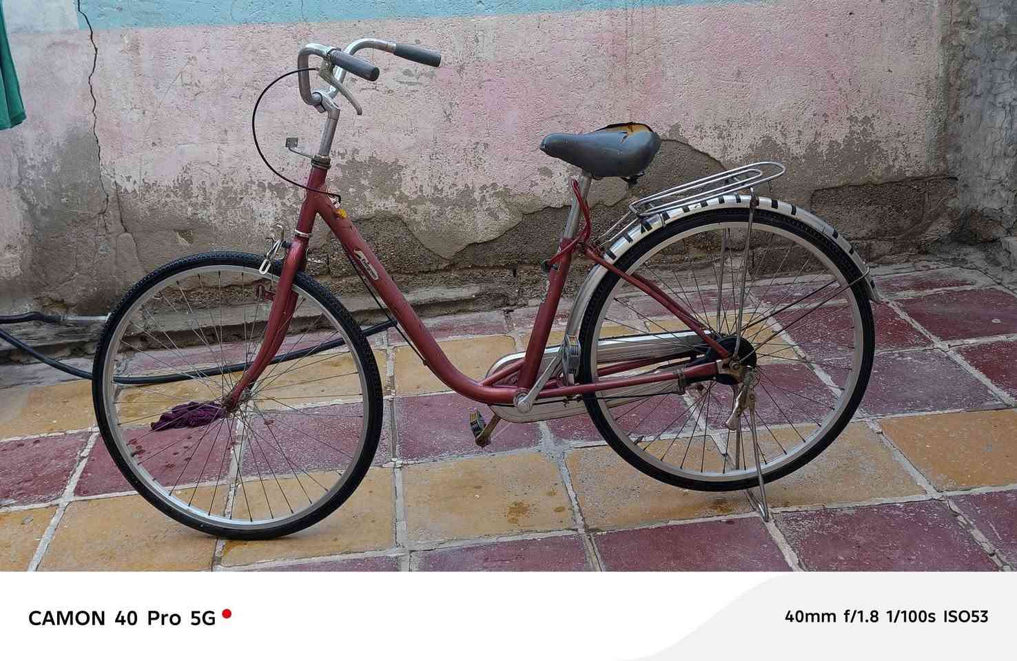 سلام عليكم بايسكل للبيع نضيف السعر 65 وبي مجال رقم النتصال ***********
